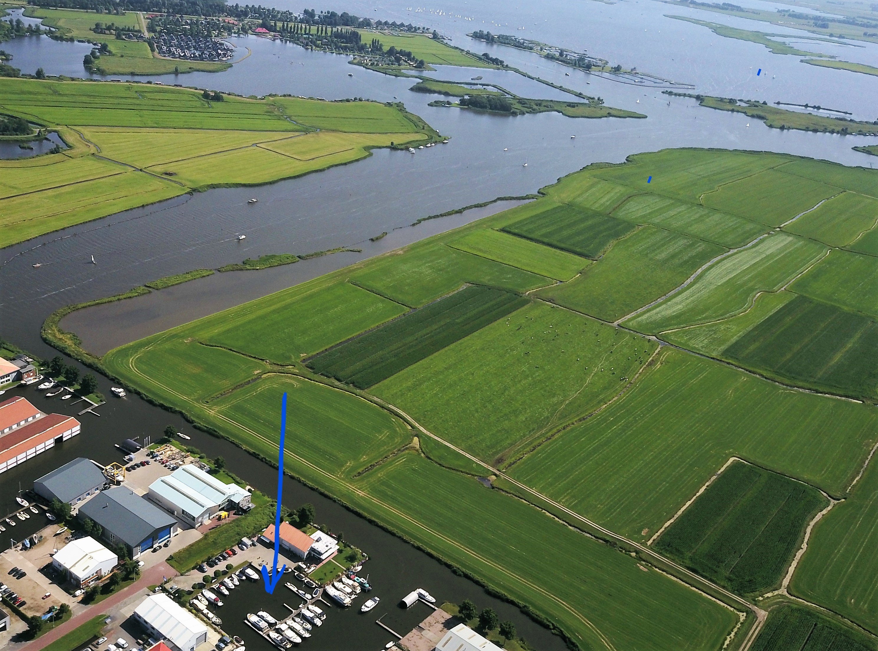 Haven met Ligplaatsen en Houkesoot plus Sneekermeer